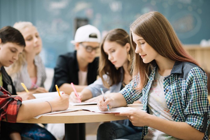国际教育学院 vs. 直属学院:到底有啥不一样?